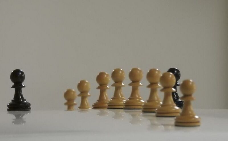 File:Chess pieces showing curve2.jpg