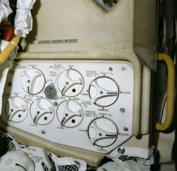 File:Apollo 17 oxygen control module.jpg